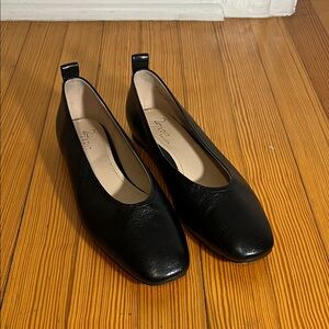 27 EDIT Naturalizer Black Leather Ballet Flats